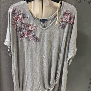 Democracy Gray Floral Embroidered Short Sleeve Top